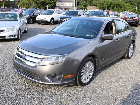 Used 2010 Ford Fusion Hybrid FWD image 2