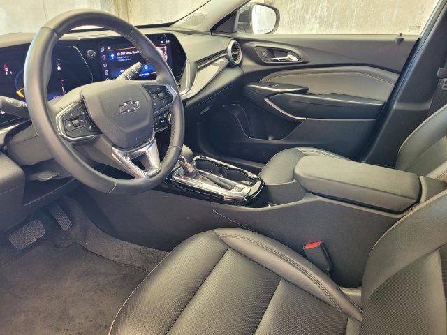 Used 2025 Chevrolet Trax ACTIV w/ Driver Confidence Package FWD image 12