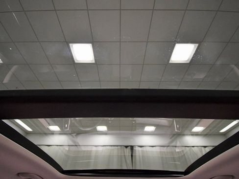 Certified 2023 Kia Sorento S w/ Panoramic Sunroof Package image 16