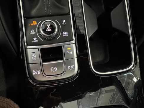 Used 2025 Kia Telluride SX Prestige X-Pro AWD/4WD image 23