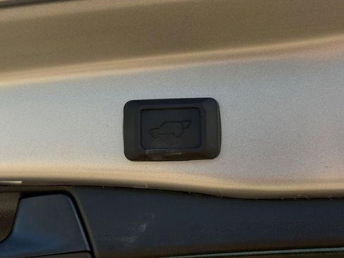 Used 2025 Toyota RAV4 XLE image 23