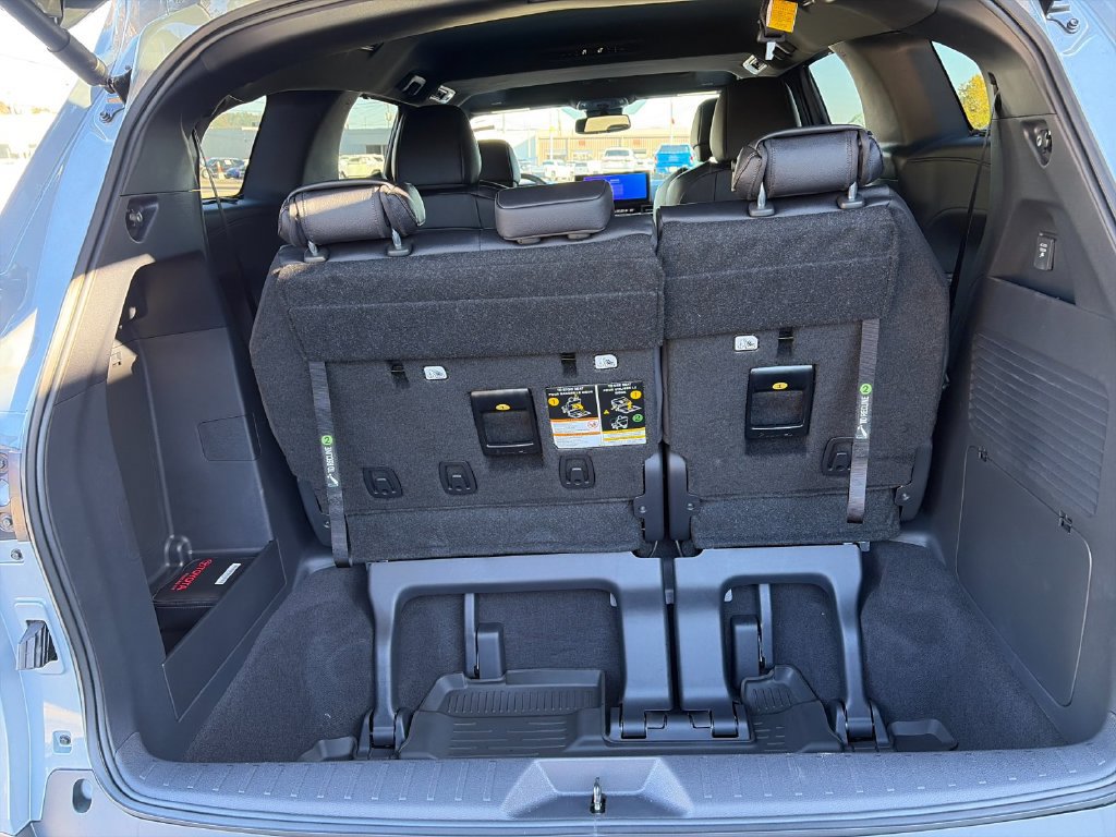 New 2026 Toyota Sienna XLE Woodland Edition AWD/4WD image 18