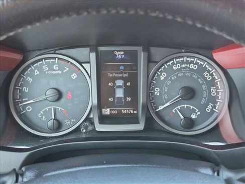 Used 2017 Toyota Tacoma TRD Sport RWD image 11