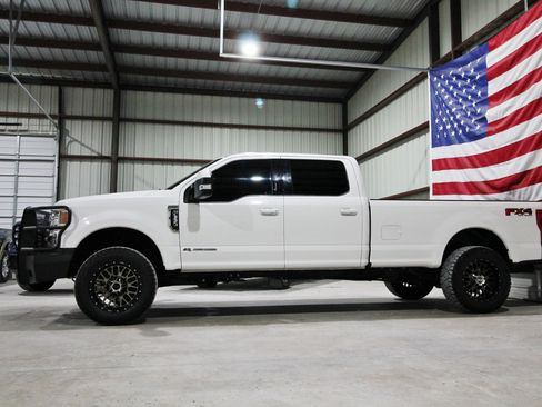 Used 2020 Ford F350 Lariat w/ Lariat Value Package AWD/4WD image 5