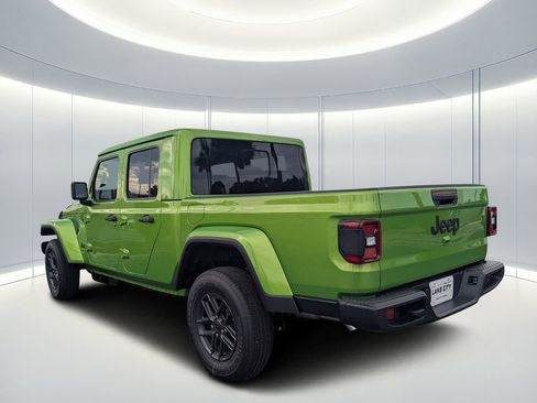 New 2026 Jeep Gladiator Sport AWD/4WD image 6