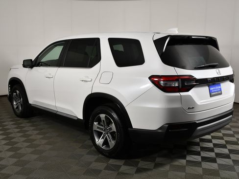 Used 2025 Honda Pilot EX-L image 8