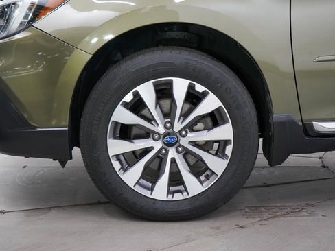 Used 2018 Subaru Outback 2.5i Touring AWD/4WD image 30