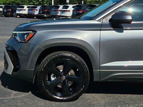 Certified 2025 Volkswagen Taos SEL w/ Black Wheel Plus Package AWD/4WD image 10