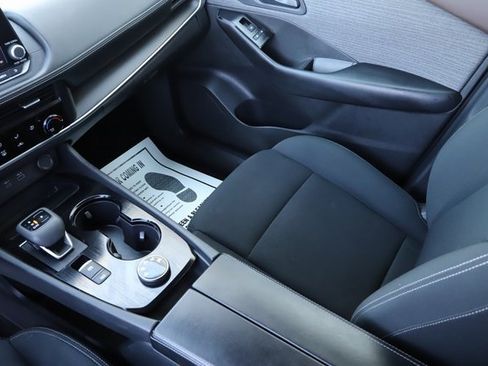 Used 2023 Nissan Rogue S image 26