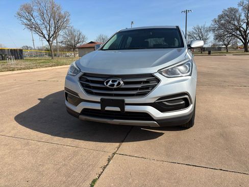 Used 2017 Hyundai Santa Fe Sport image 4
