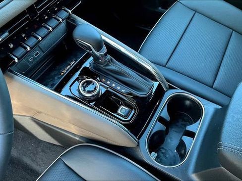 New 2026 GMC Canyon Denali image 8