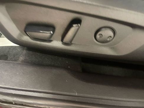 Used 2023 Mitsubishi Outlander SE Black Edition image 12