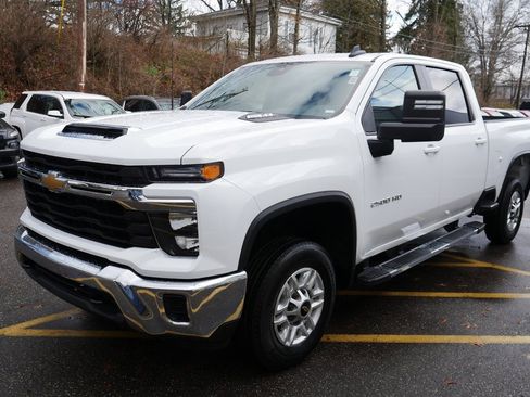 Used 2024 Chevrolet Silverado 2500 LT image 4