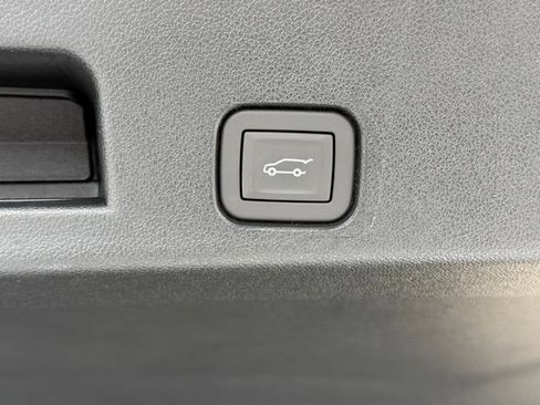 New 2026 Chevrolet Traverse Z71 w/ Enhanced Driving Package AWD/4WD image 5