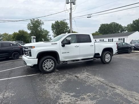 Used 2022 Chevrolet Silverado 2500 High Country w/ Safety Package II AWD/4WD image 12