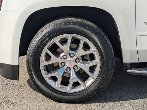 Used 2016 GMC Yukon XL SLT w/ Open Road Package image 12