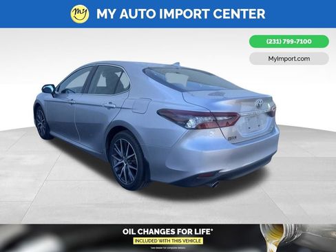 Used 2023 Toyota Camry XLE w/ Cold Weather Package FWD image 3