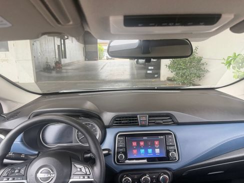 Used 2025 Nissan Versa SV FWD image 33