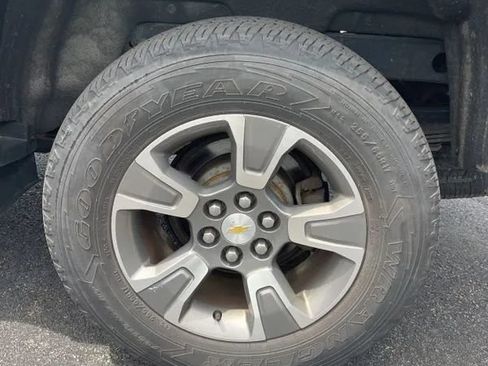 Used 2018 Chevrolet Colorado Z71 AWD/4WD image 18