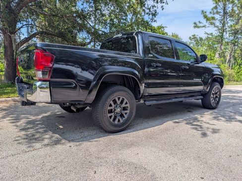 Used 2021 Toyota Tacoma SR5 RWD image 9