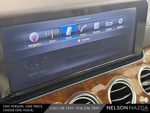 Used 2017 Mercedes-Benz E 300 4MATIC image 30