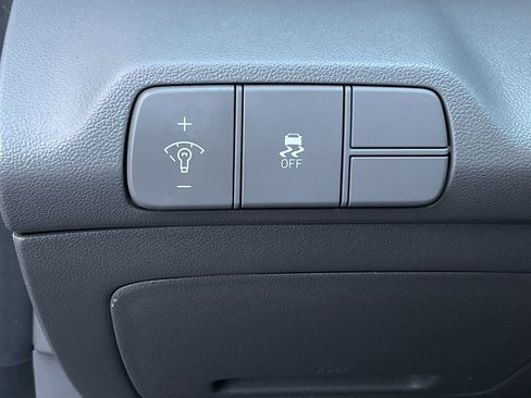 Used 2025 Hyundai Elantra SEL image 28