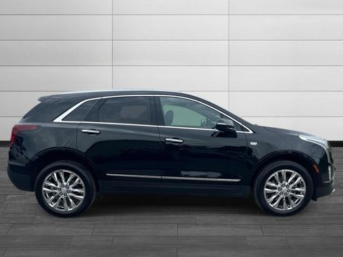 Used 2022 Cadillac XT5 Premium Luxury FWD image 2