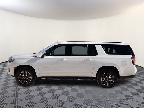Used 2023 Chevrolet Suburban Z71 w/ Luxury Package AWD/4WD image 2