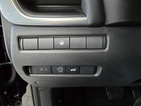 Used 2023 Nissan Rogue SV w/ SV Premium B Package image 32