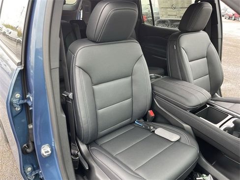 New 2026 Chevrolet Traverse LT w/ Driver Confidence Package image 24