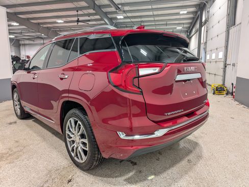Used 2023 GMC Terrain Denali w/ Denali Premium Package image 5