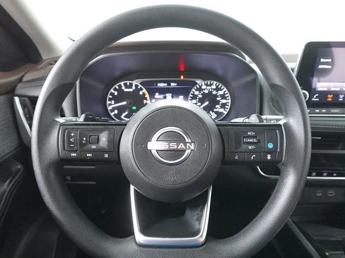 Used 2023 Nissan Rogue SV image 14