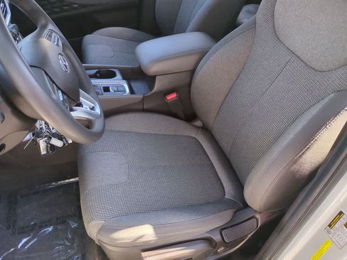 Used 2020 Hyundai Santa Fe SE image 17