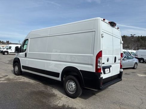 Used 2025 RAM ProMaster 2500 w/ Convenience Group image 6