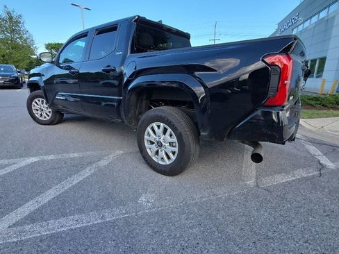 Used 2025 Toyota Tacoma SR5 AWD/4WD image 4