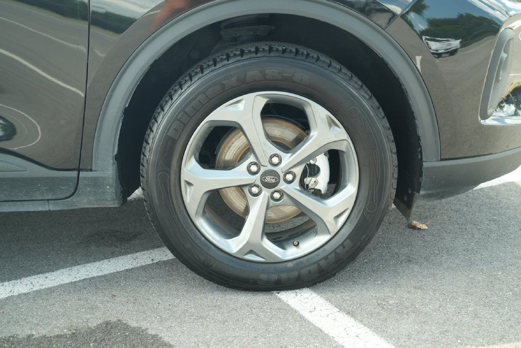 Used 2025 Ford Escape ST-Line Select AWD/4WD image 48