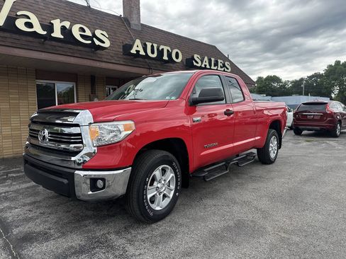 Used 2016 Toyota Tundra SR5 AWD/4WD image 3