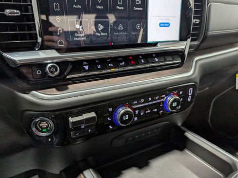 Used 2025 GMC Sierra 3500 SLT w/ SLT Premium Package image 27