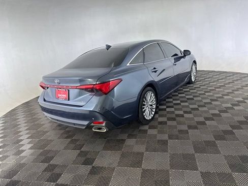 Used 2019 Toyota Avalon Limited w/ Advanced Safety Package FWD image 5