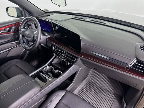 Used 2024 Chevrolet Traverse Z71 AWD/4WD image 30