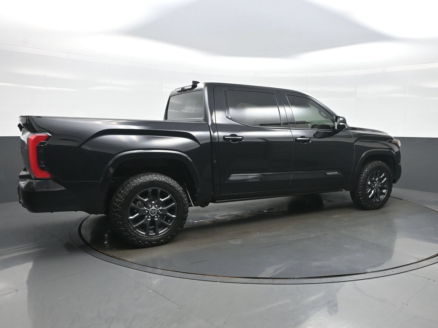 Used 2023 Toyota Tundra Platinum AWD/4WD image 6