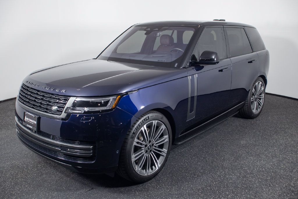 Used 2023 Land Rover Range Rover SE AWD/4WD image 1