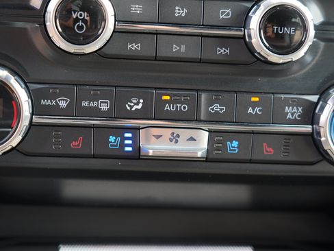 Used 2021 Ford F150 Lariat AWD/4WD image 35
