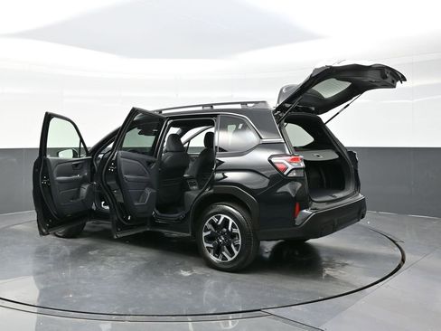 Used 2025 Subaru Forester Premium w/ Convenience Package #1 image 40