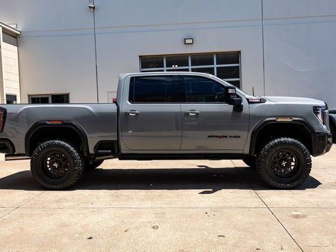 Used 2025 GMC Sierra 2500 AT4X AWD/4WD image 6