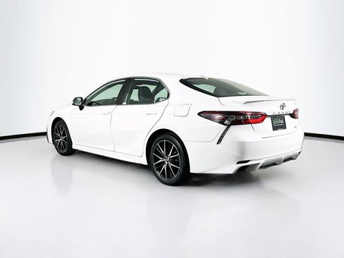 Used 2024 Toyota Camry SE FWD image 5