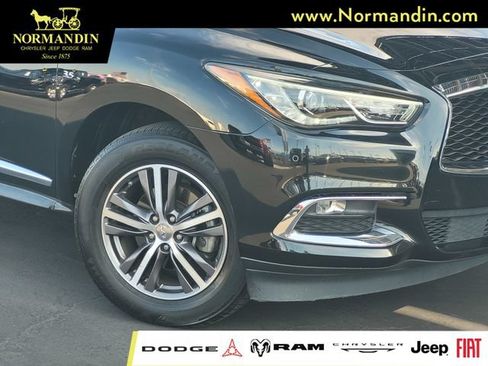 Used 2019 INFINITI QX60 Luxe w/ Essential Package AWD/4WD image 3