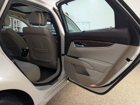 Used 2013 Cadillac XTS Premium image 15