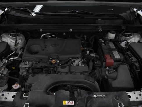 Used 2020 Toyota RAV4 LE image 13