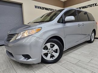 Used 2015 Toyota Sienna LE video 1